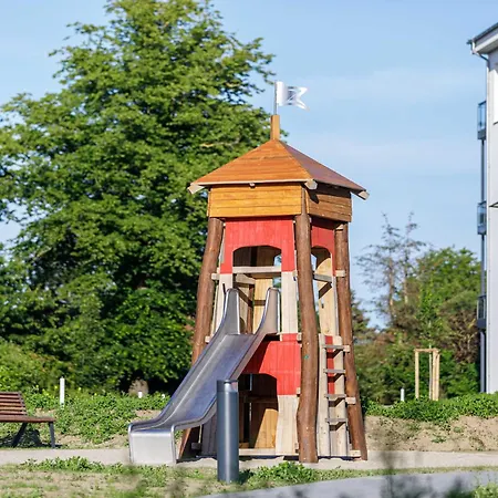 5 Sterne Strandraeuber In - Balkon, Sauna & Ostsee Lägenhet *
